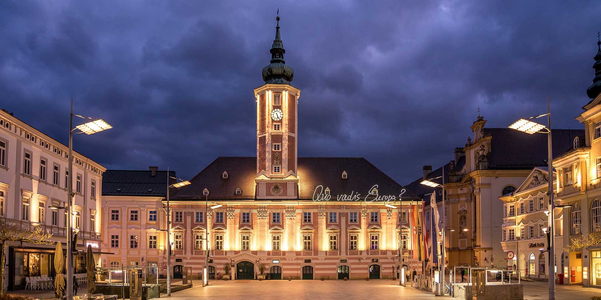 Rathausplatz St. Pölten bei Nacht © Leonhard Niederwimmer / Pixabay