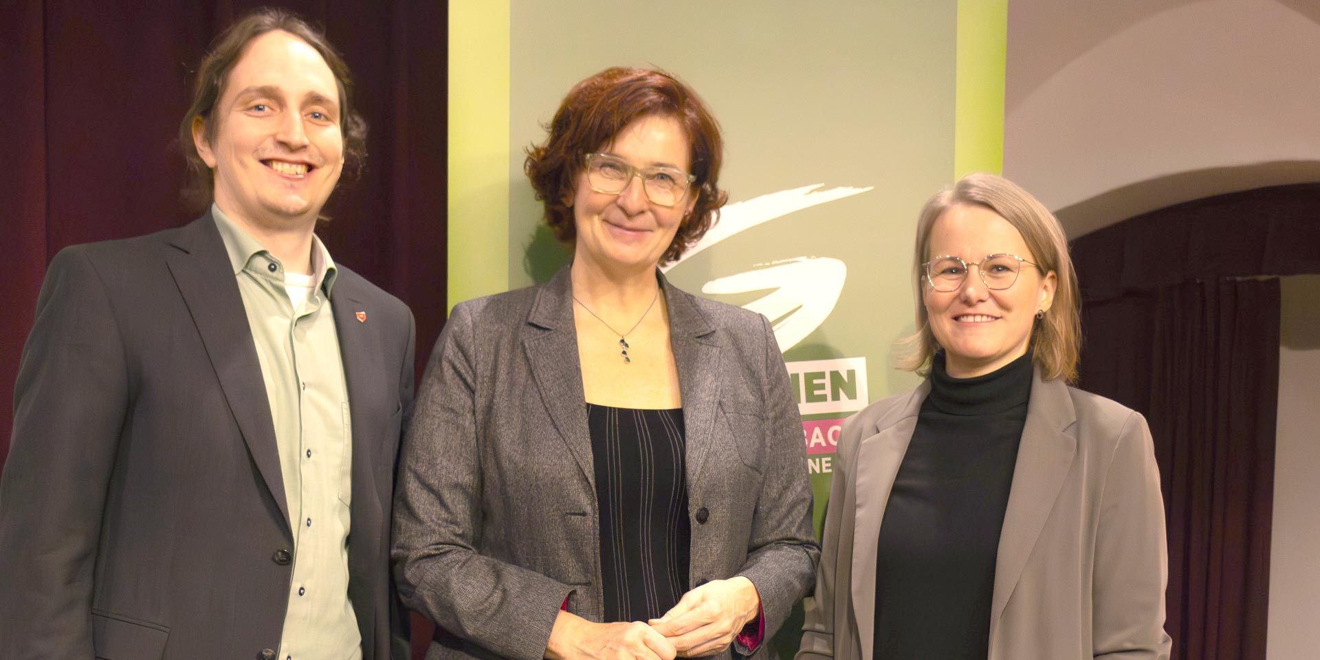 Das Podium beim Vortrag 'Sozial-ökologisches Wirtschaften' © Eva Koch